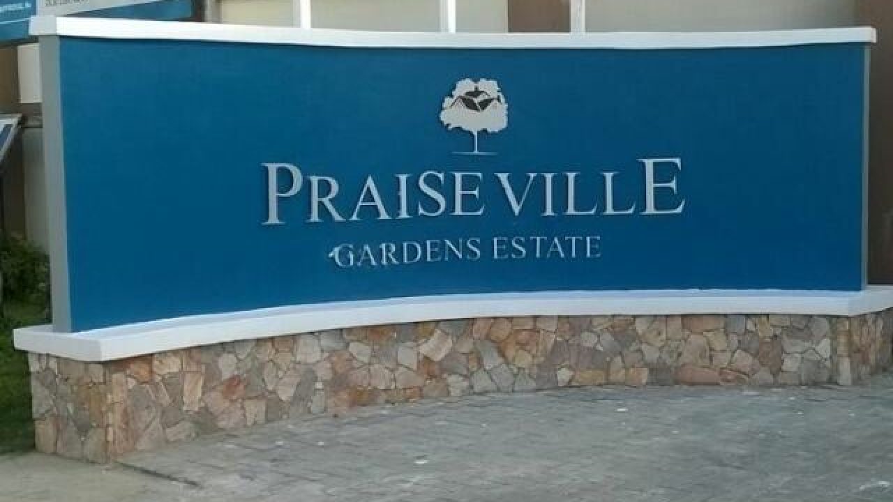 Praise Gardens4